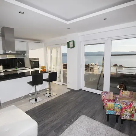 Lägenhet Mate Omiš